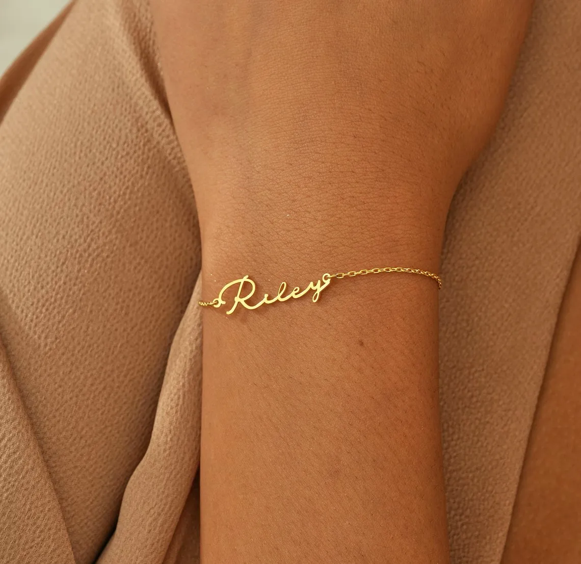 Bracelet Link Remover - パーソナライズされた名前ブレスレット女性ガールジュエリーステンレス鋼ゴールドカラーカスタムネームプレートブレスレットファム