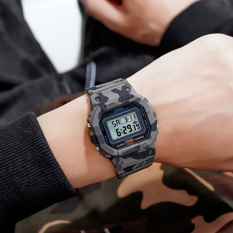 SKMEI 1628 高級デジタルメンズ腕時計スポーツ防水電 - Tide Watch Surf のレビューと価格