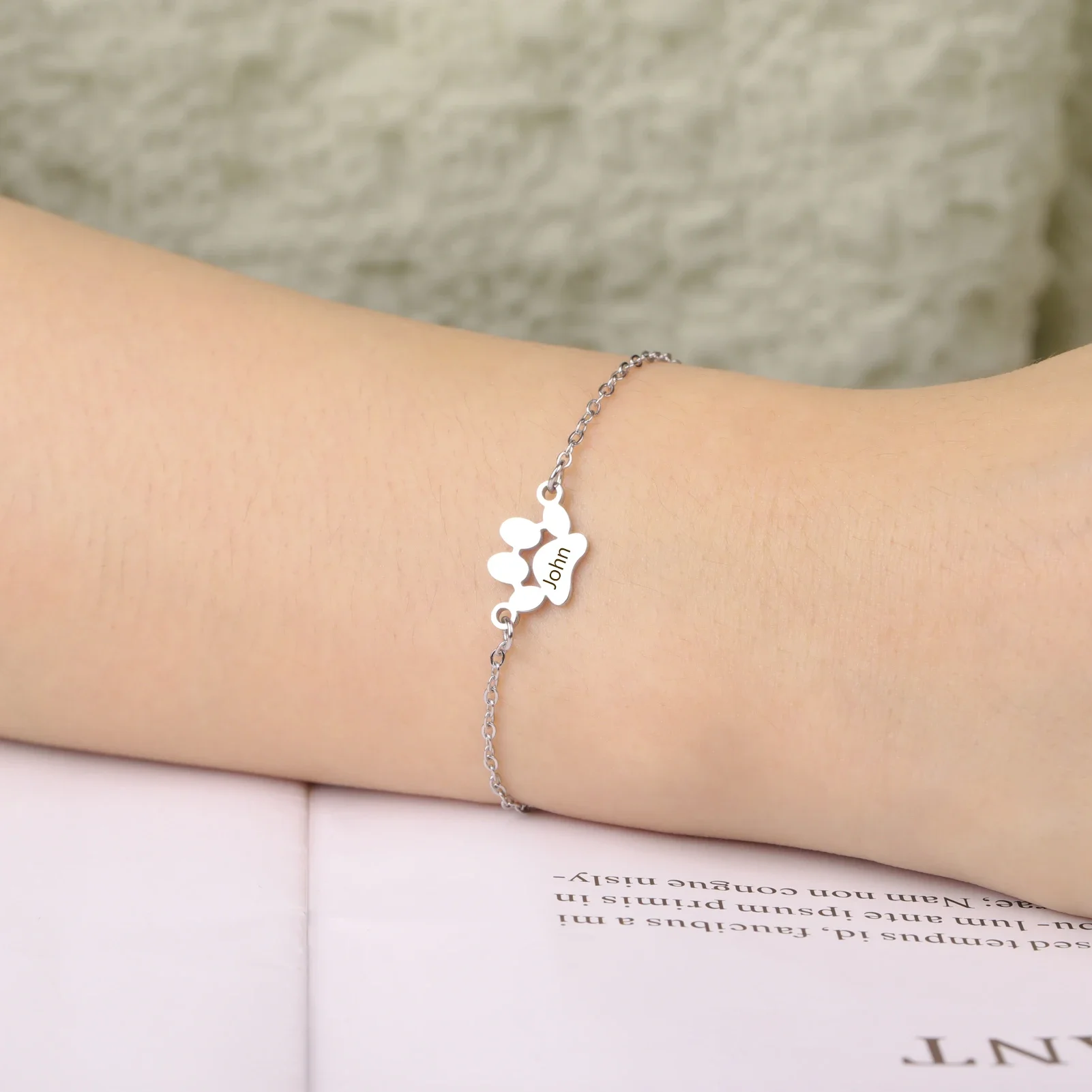 かわいいトレンディな犬猫の足跡カスタムネームブレスレット女性 - Bracelet Link Remover のレビューと価格